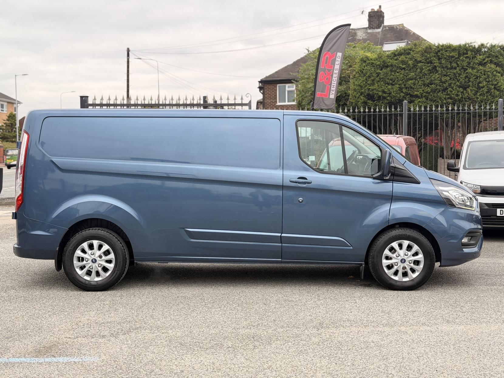 Ford Transit Custom 2.0 300 EcoBlue Limited Panel Van 5dr Diesel Manual L2 H1 Euro 6 (130 ps)