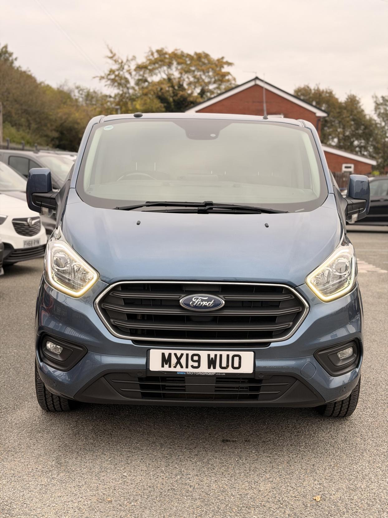 Ford Transit Custom 2.0 300 EcoBlue Limited Panel Van 5dr Diesel Manual L2 H1 Euro 6 (130 ps)