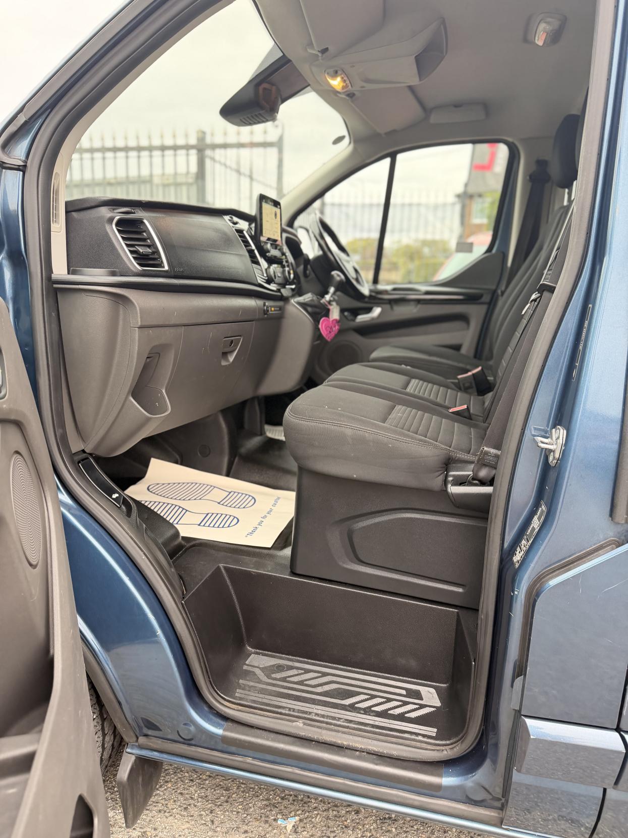 Ford Transit Custom 2.0 300 EcoBlue Limited Panel Van 5dr Diesel Manual L2 H1 Euro 6 (130 ps)