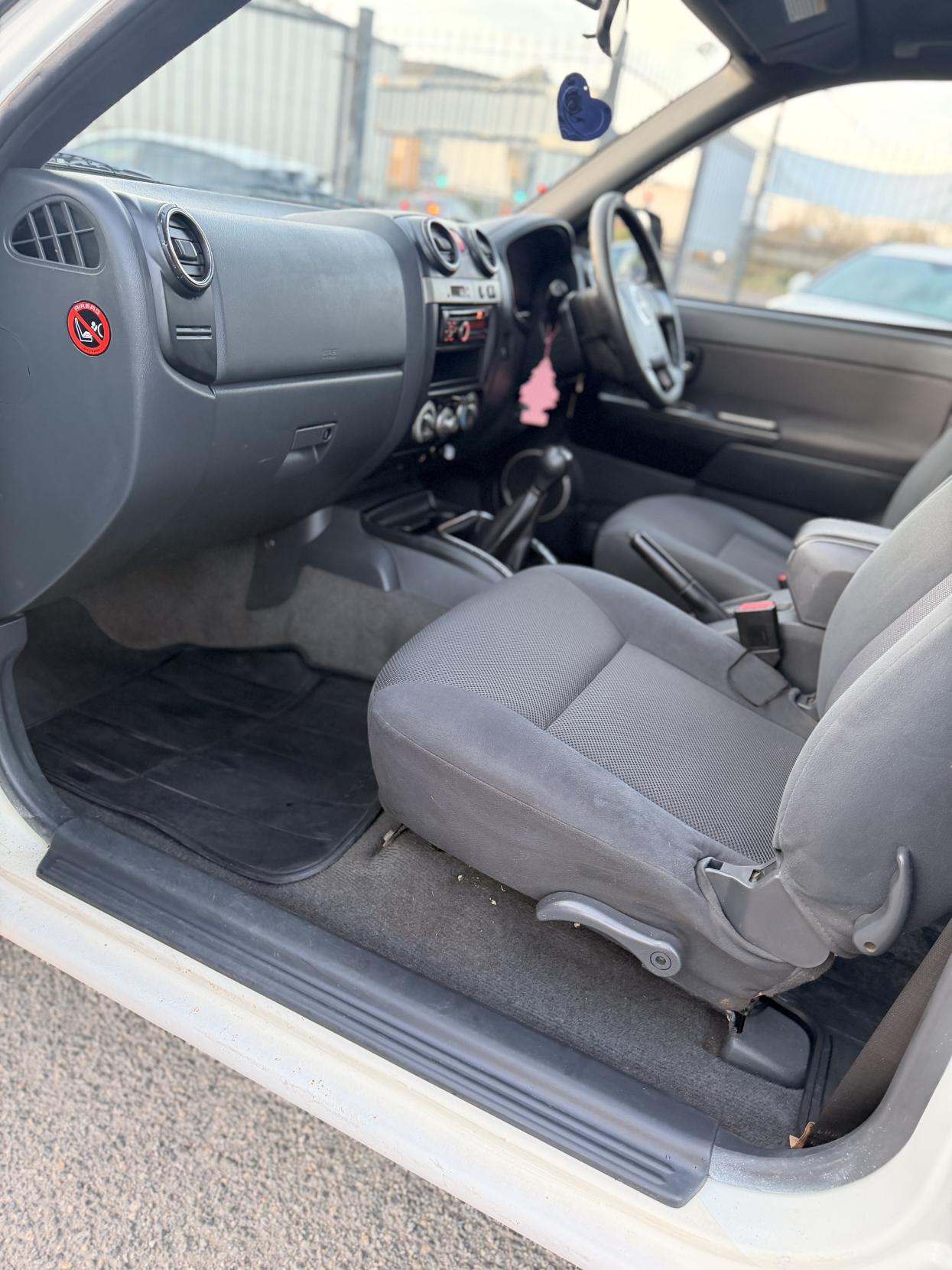 Isuzu Rodeo 2.5 TD Denver Pickup 4dr Diesel Manual 4WD (213 g/km, 134 bhp)