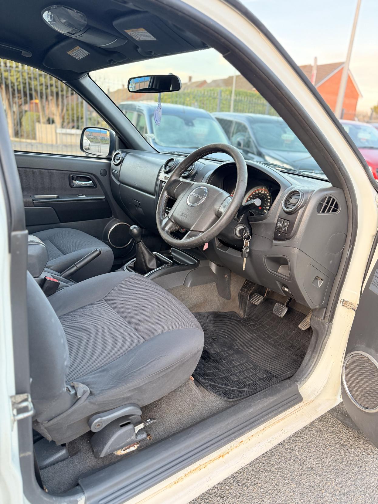 Isuzu Rodeo 2.5 TD Denver Pickup 4dr Diesel Manual 4WD (213 g/km, 134 bhp)