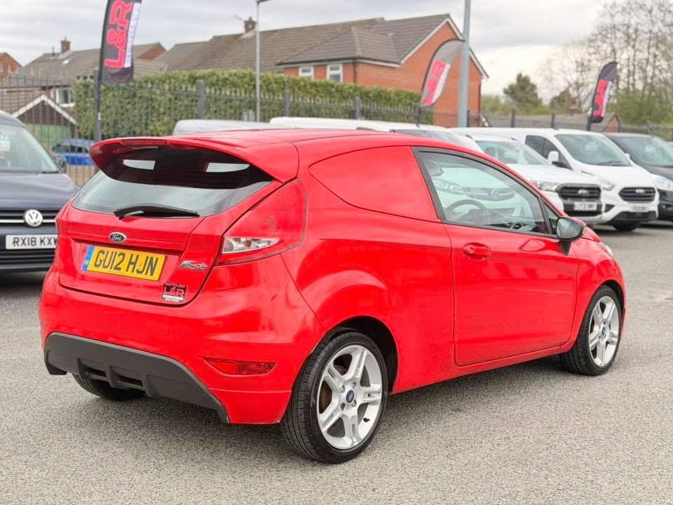 Ford Fiesta Van 1.6 TDCi Sport Panel Van 3dr Diesel Manual (110 g/km, 94 bhp)