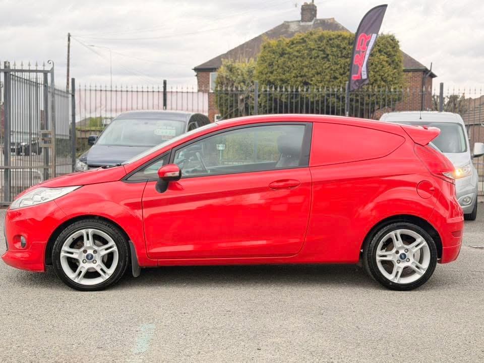 Ford Fiesta Van 1.6 TDCi Sport Panel Van 3dr Diesel Manual (110 g/km, 94 bhp)