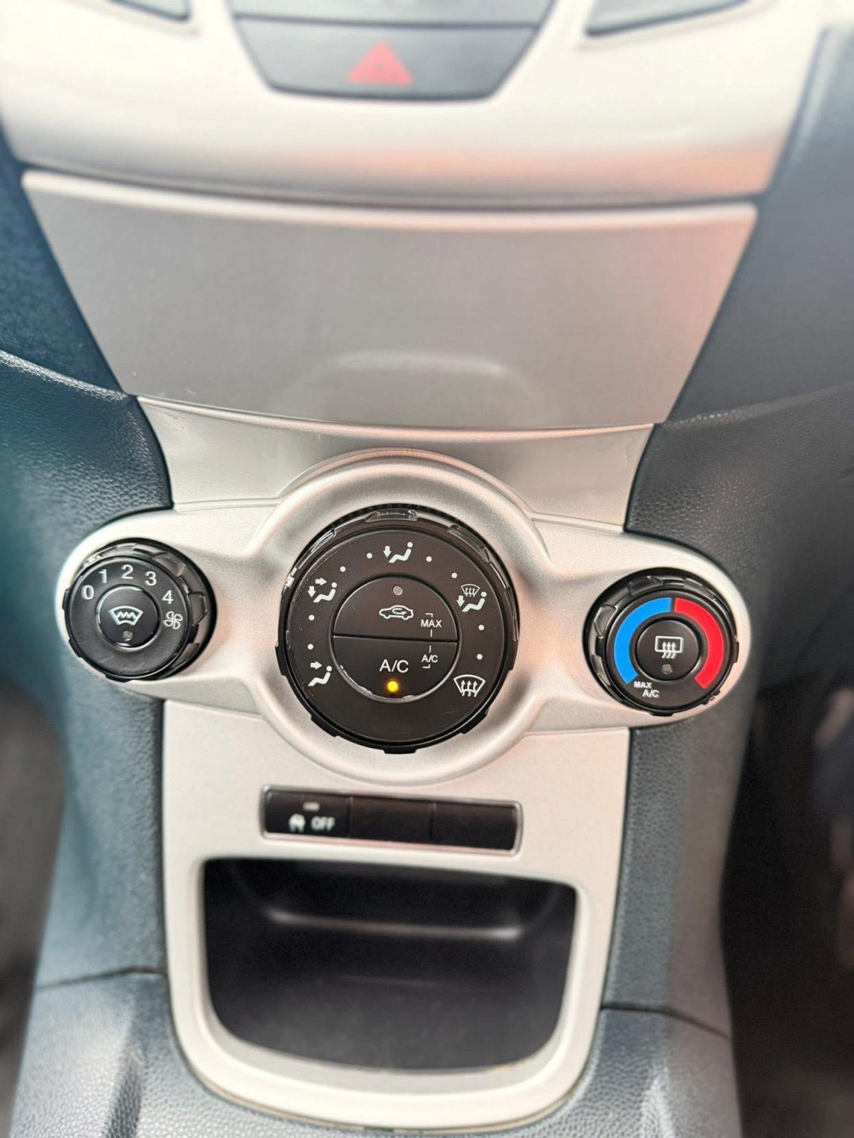 Ford Fiesta Van 1.6 TDCi Sport Panel Van 3dr Diesel Manual (110 g/km, 94 bhp)