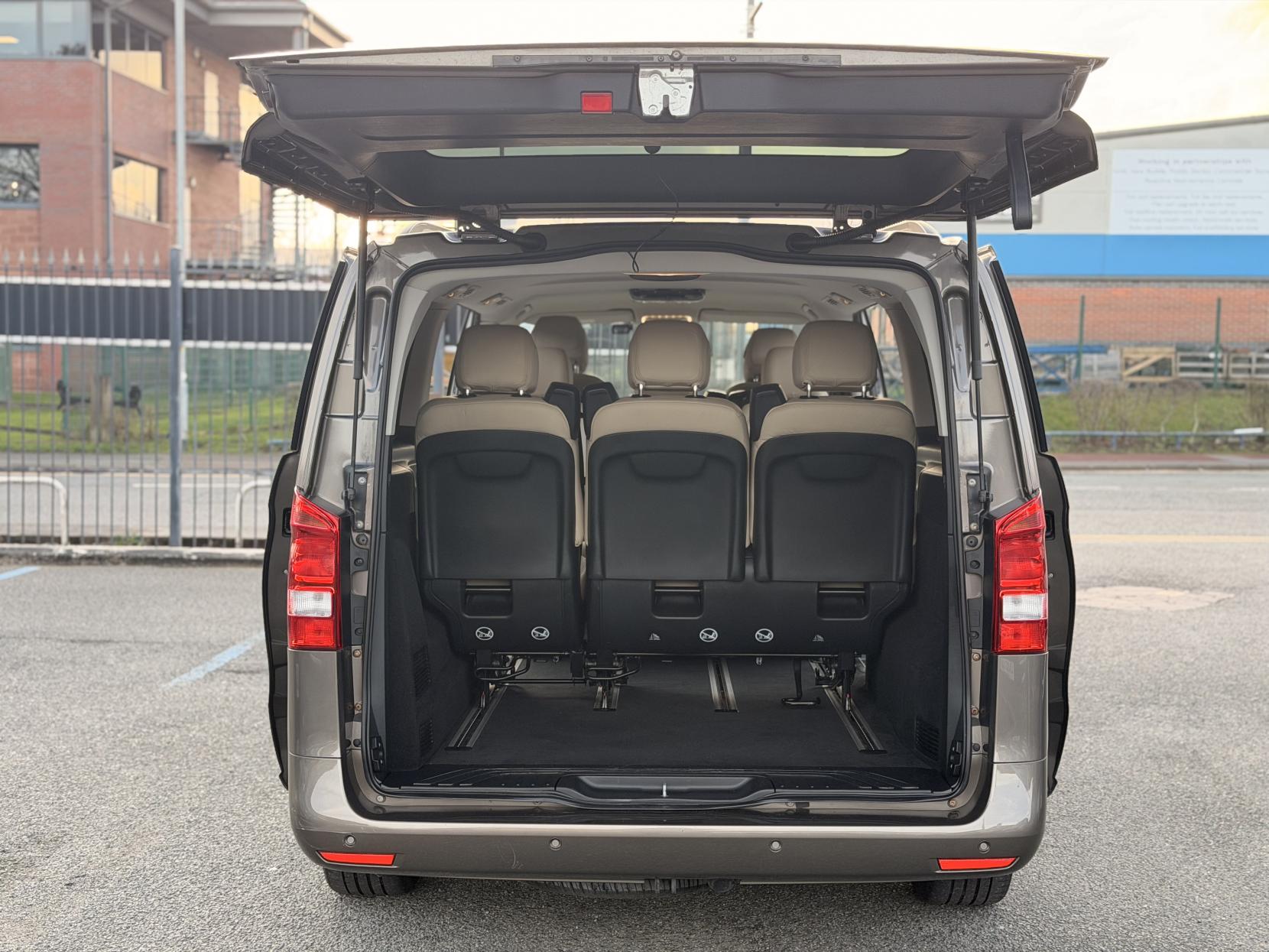 Mercedes-Benz Vito 2.1 119 CDI BlueTEC SELECT Tourer Double Cab 5dr Diesel G-Tronic+ RWD L3 Euro 6 (s/s) (XLWB) (190 ps)