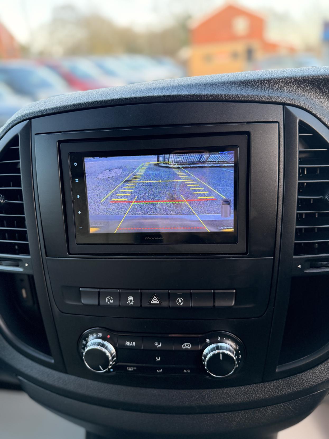 Mercedes-Benz Vito 2.1 119 CDI BlueTEC SELECT Tourer Double Cab 5dr Diesel G-Tronic+ RWD L3 Euro 6 (s/s) (XLWB) (190 ps)