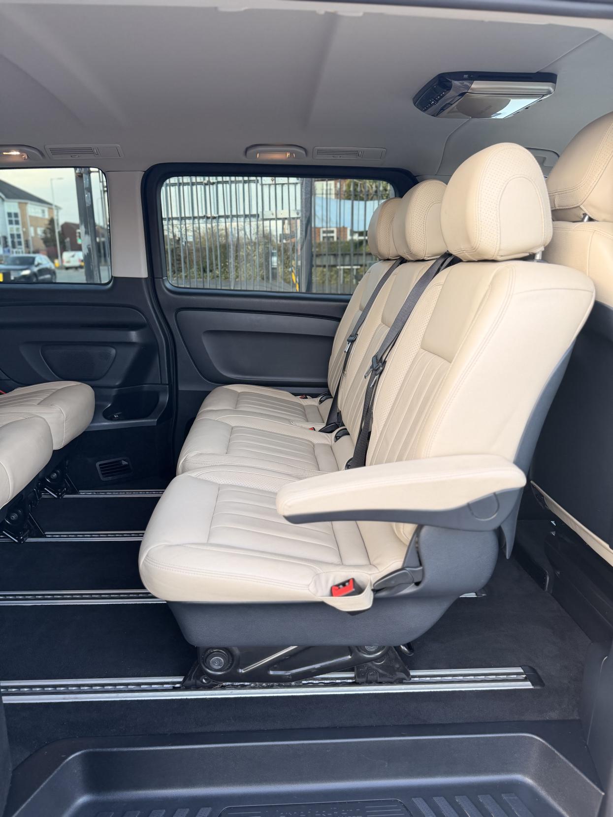 Mercedes-Benz Vito 2.1 119 CDI BlueTEC SELECT Tourer Double Cab 5dr Diesel G-Tronic+ RWD L3 Euro 6 (s/s) (XLWB) (190 ps)