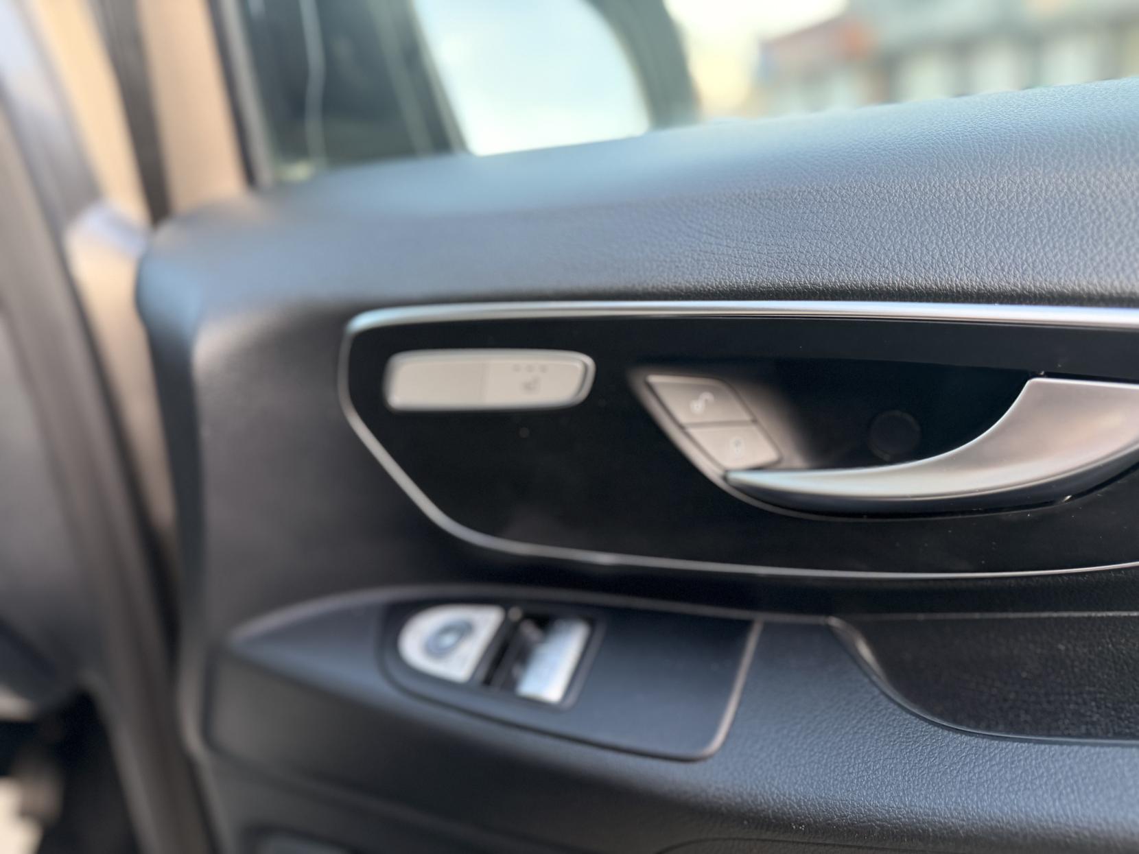 Mercedes-Benz Vito 2.1 119 CDI BlueTEC SELECT Tourer Double Cab 5dr Diesel G-Tronic+ RWD L3 Euro 6 (s/s) (XLWB) (190 ps)