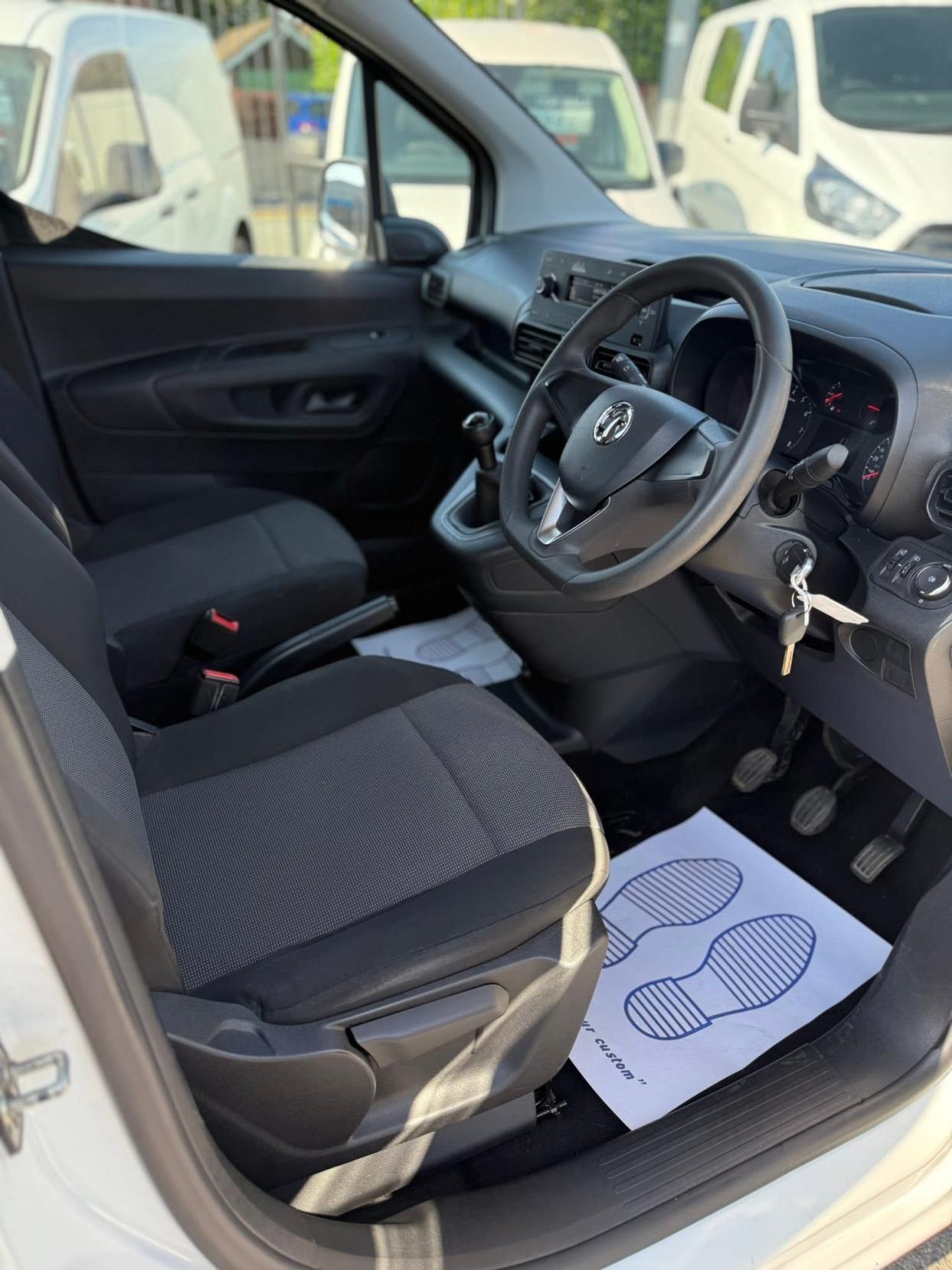 Vauxhall Combo 1.6 Turbo D 2300 Edition Panel Van 6dr Diesel Manual L2 H1 Euro 6 (s/s) (100 ps)