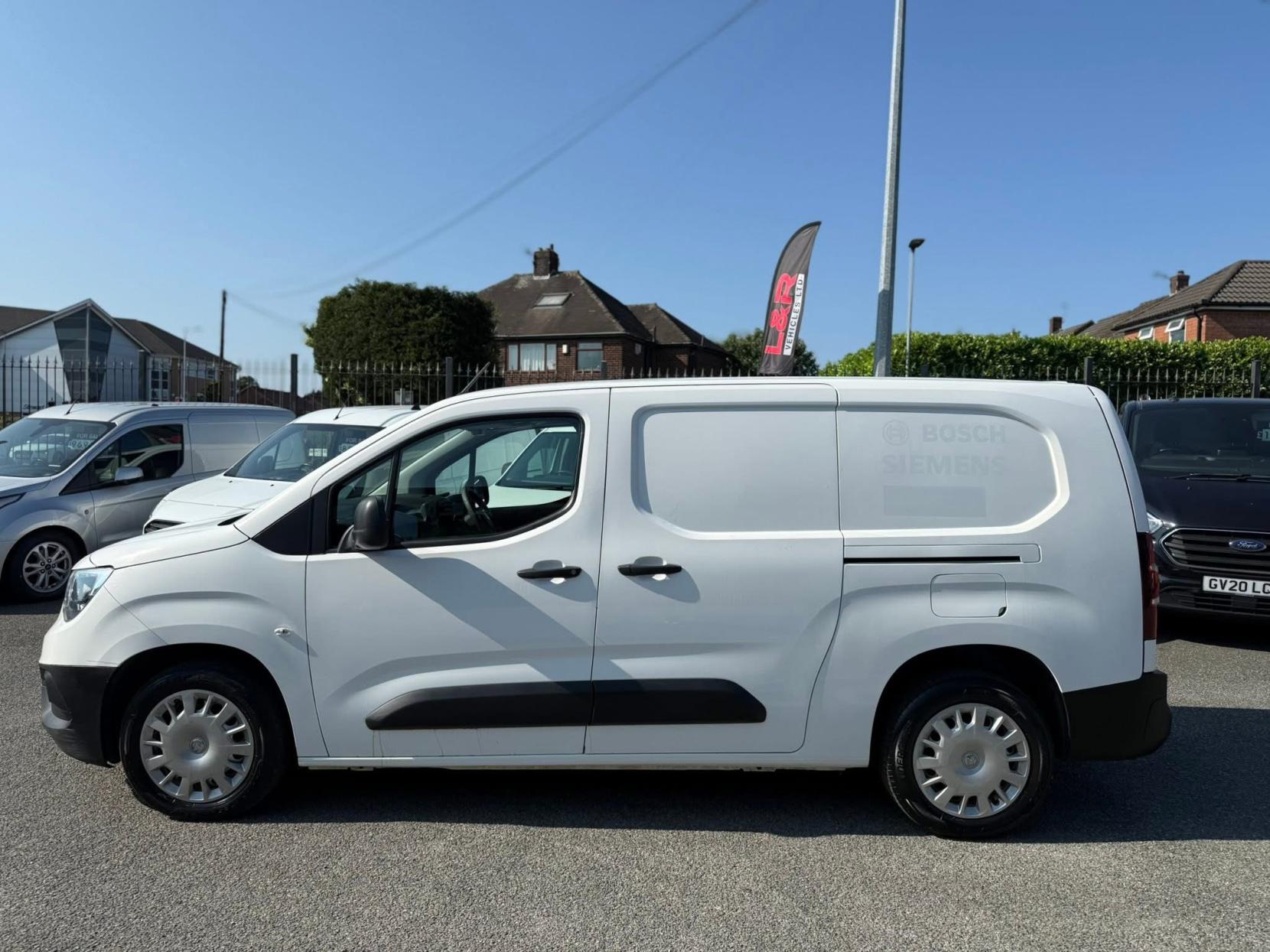 Vauxhall Combo 1.6 Turbo D 2300 Edition Panel Van 6dr Diesel Manual L2 H1 Euro 6 (s/s) (100 ps)