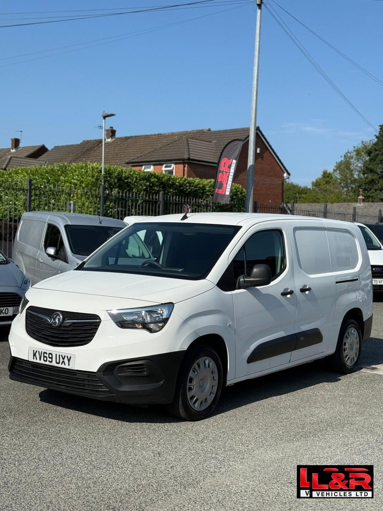 Vauxhall Combo 1.6 Turbo D 2300 Edition Panel Van 6dr Diesel Manual L2 H1 Euro 6 (s/s) (100 ps)