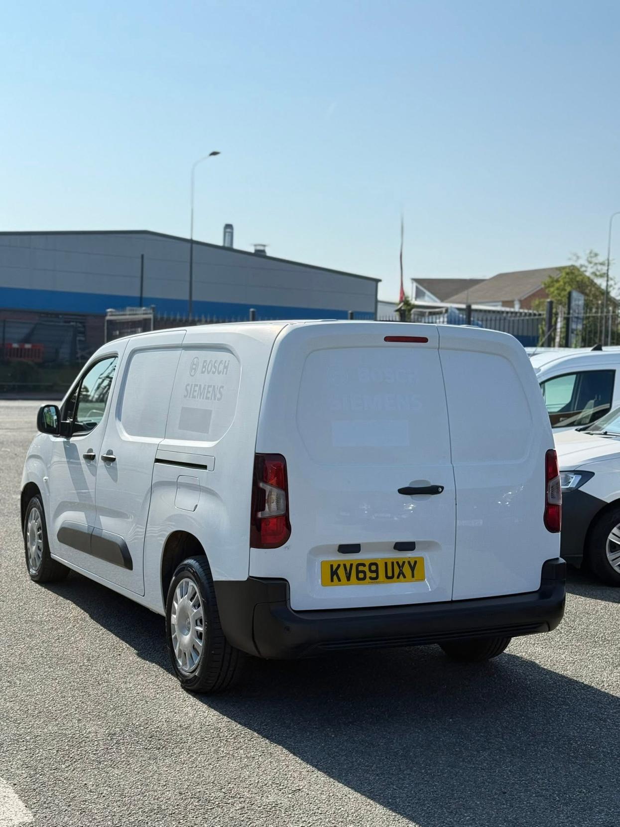 Vauxhall Combo 1.6 Turbo D 2300 Edition Panel Van 6dr Diesel Manual L2 H1 Euro 6 (s/s) (100 ps)