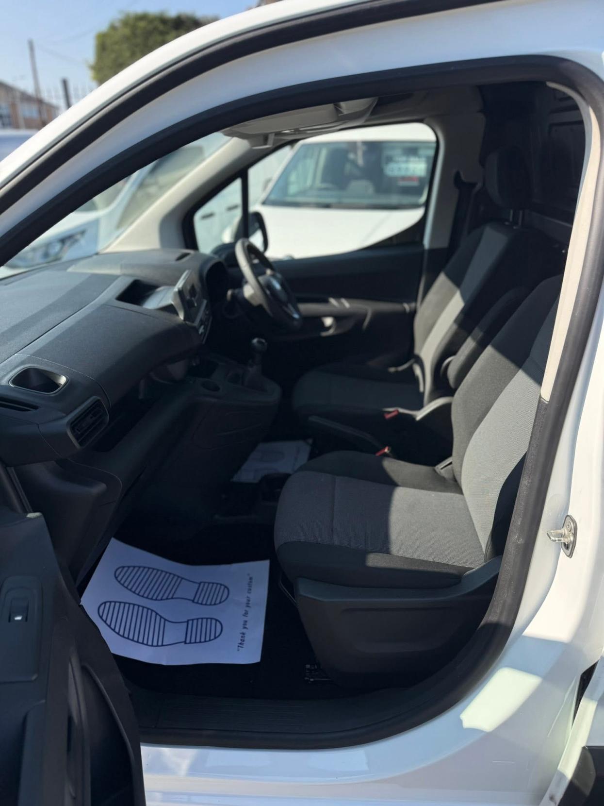 Vauxhall Combo 1.6 Turbo D 2300 Edition Panel Van 6dr Diesel Manual L2 H1 Euro 6 (s/s) (100 ps)