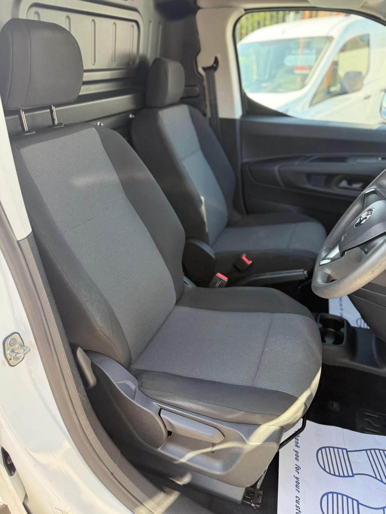 Vauxhall Combo 1.6 Turbo D 2300 Edition Panel Van 6dr Diesel Manual L2 H1 Euro 6 (s/s) (100 ps)